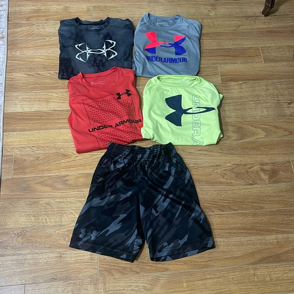Boys medium dri fit  under armor set